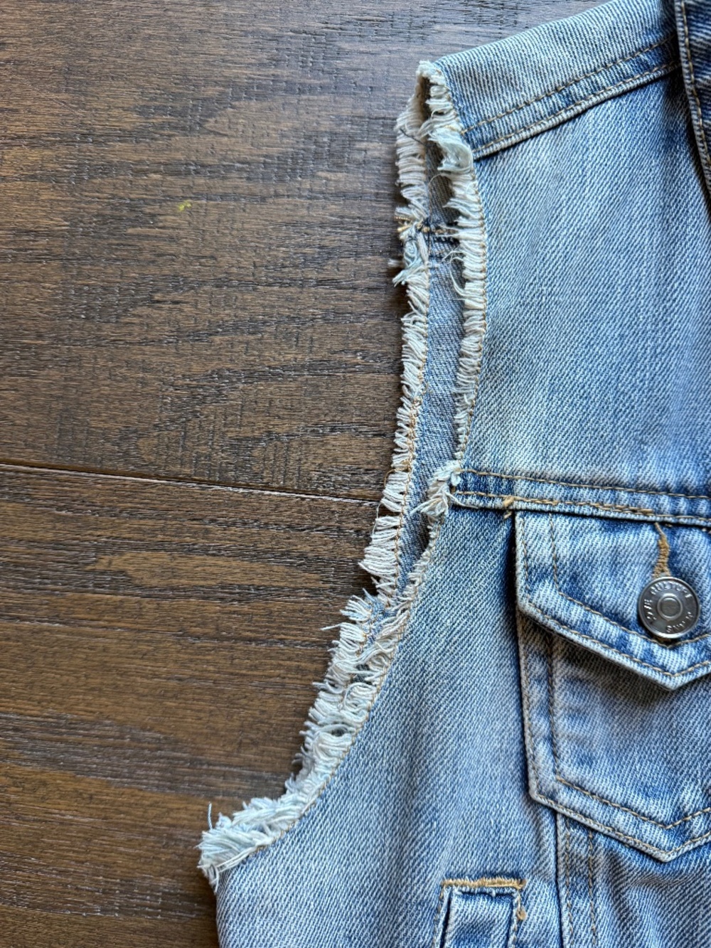 Love Culture Denim Vest Small Light Wash Distressed Jean Jacket - Picture 4 of 10